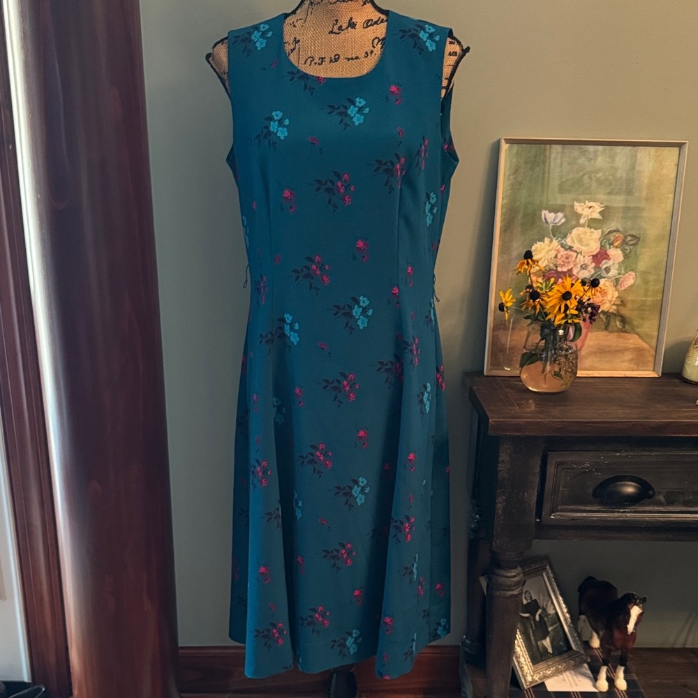 Vintage Leslie Fay Floral Sleeveless Dress in Teal and Pink. Size 12.